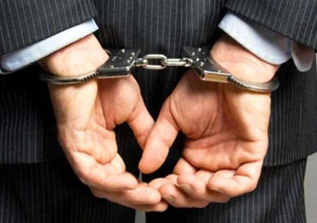 دستگیری کارمند اداره مالیات رامسر به اتهام رشوه چندین میلیاردی